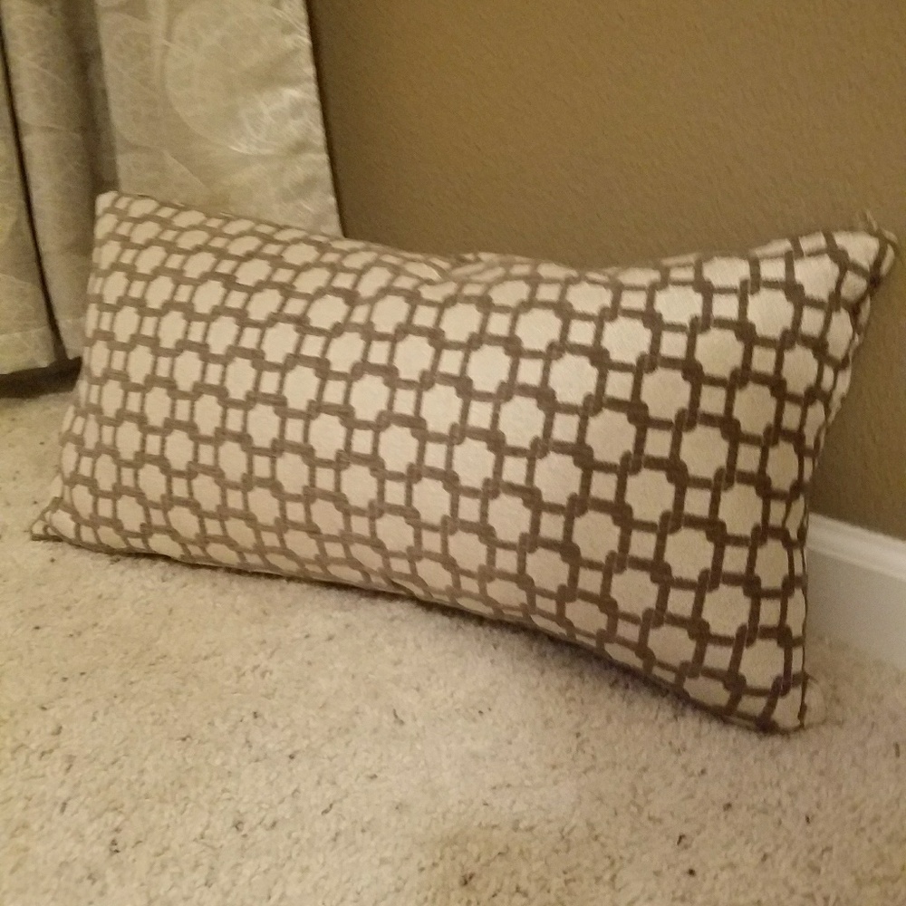 Lumbar support pillow